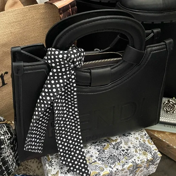 DEVON✨Polka Dot Twilly for your favorite handbag✨NEW - Picture 2 of 14